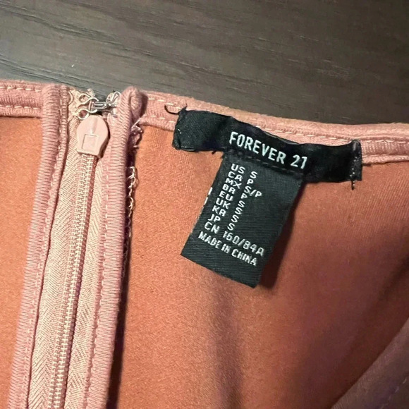 Forever 21 mini dress. Size small. - Picture 3 of 5